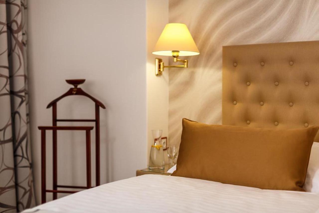 ฮาร์โมนี คลับ โฮเต็ล Hotel ออสตราวา ภายนอก รูปภาพ