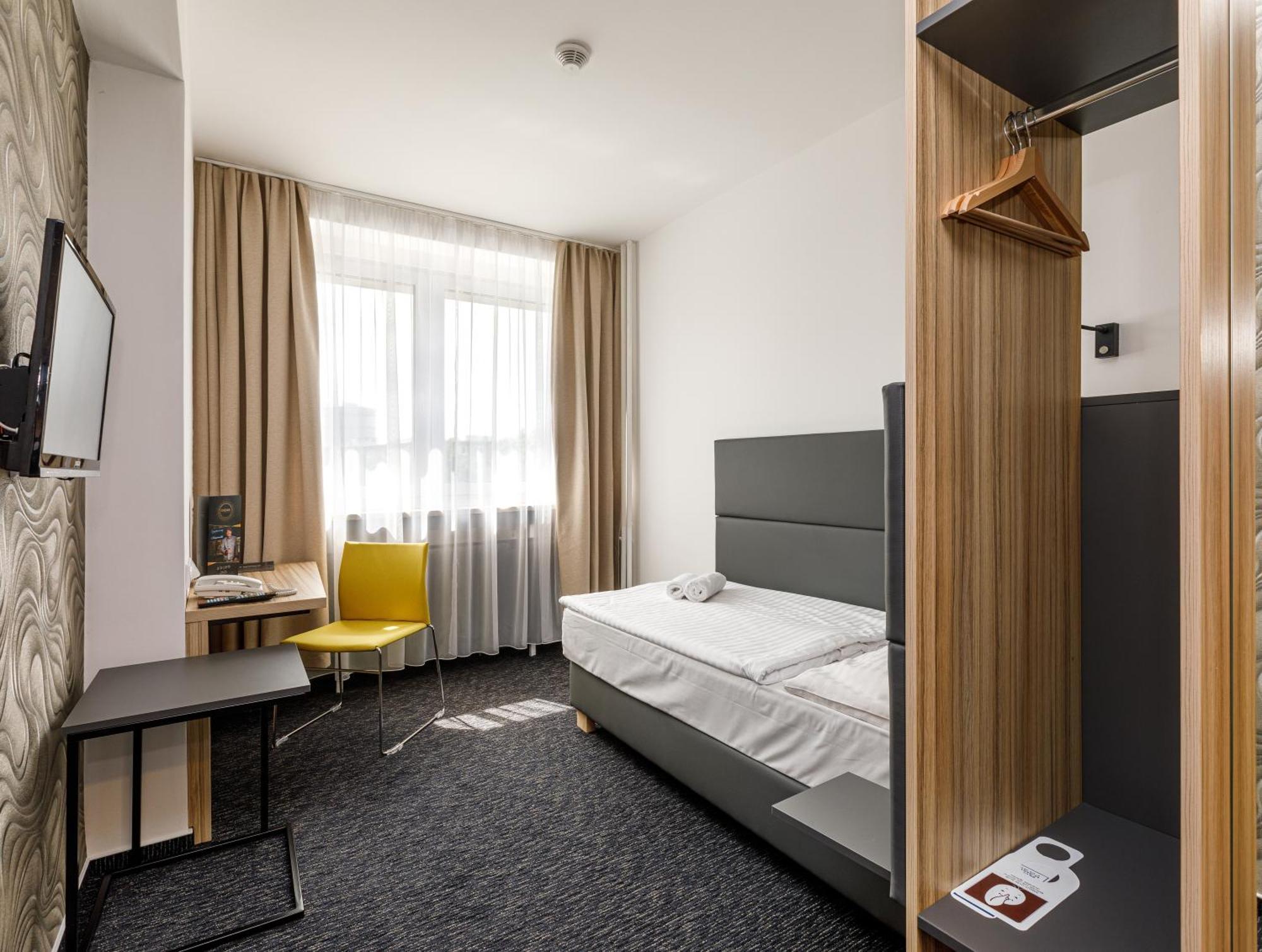 ฮาร์โมนี คลับ โฮเต็ล Hotel ออสตราวา ภายนอก รูปภาพ