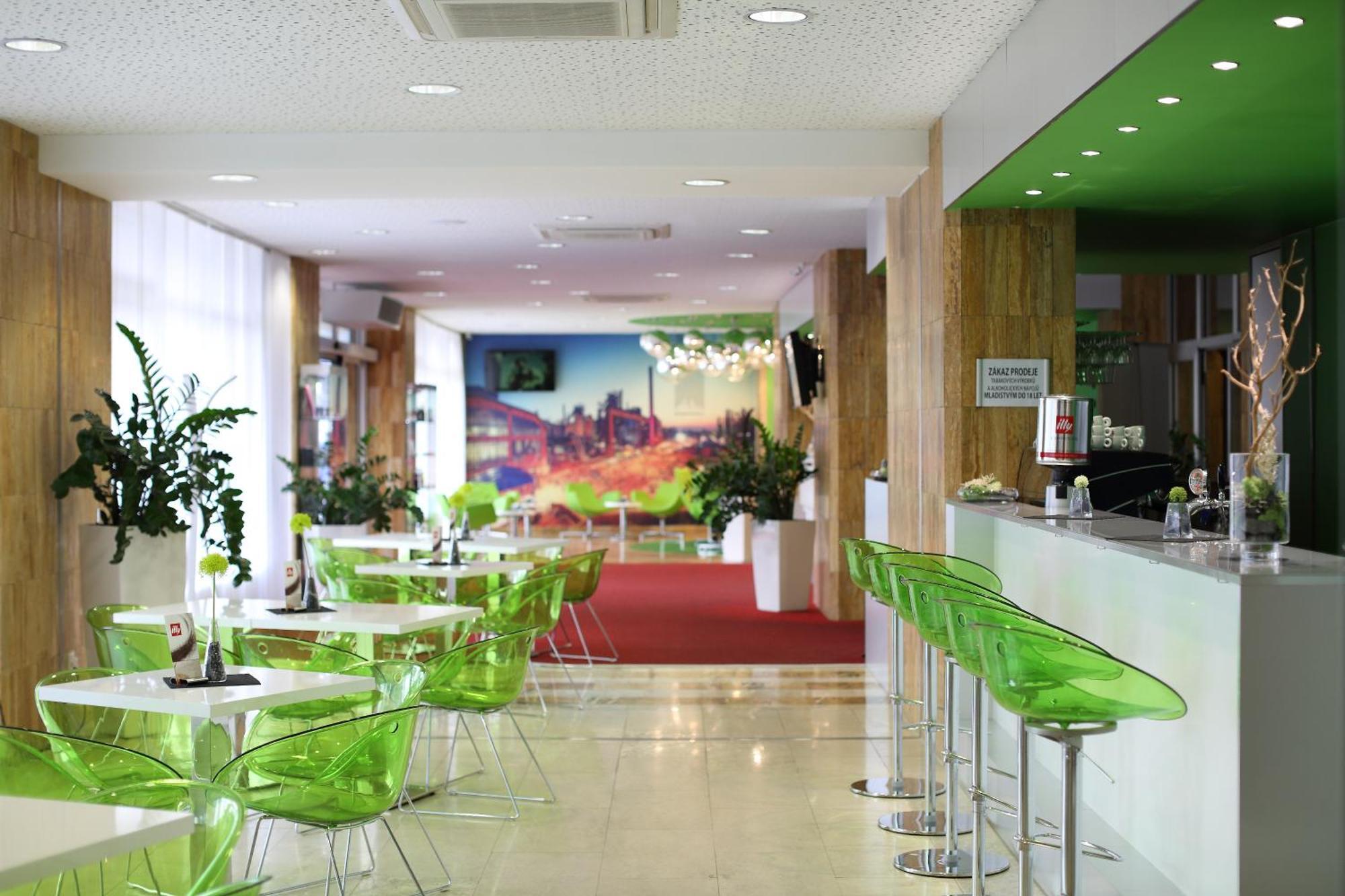 ฮาร์โมนี คลับ โฮเต็ล Hotel ออสตราวา ภายนอก รูปภาพ