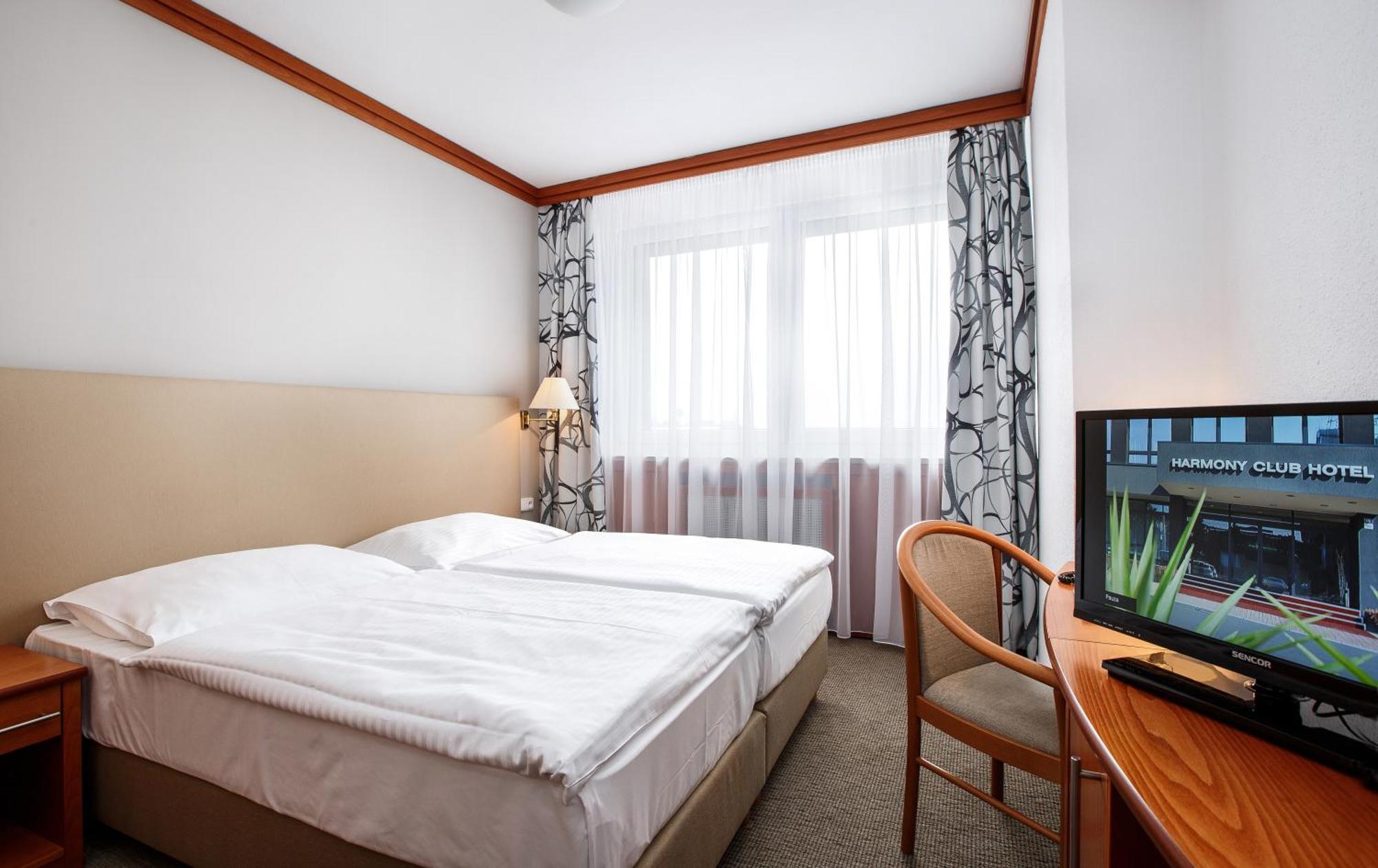 ฮาร์โมนี คลับ โฮเต็ล Hotel ออสตราวา ภายนอก รูปภาพ
