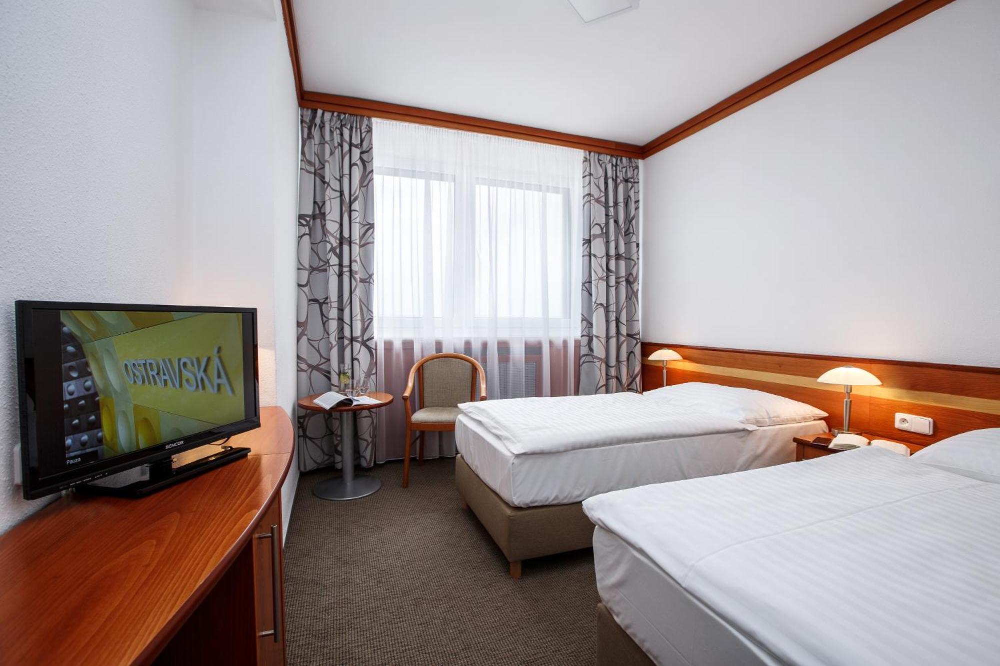 ฮาร์โมนี คลับ โฮเต็ล Hotel ออสตราวา ภายนอก รูปภาพ