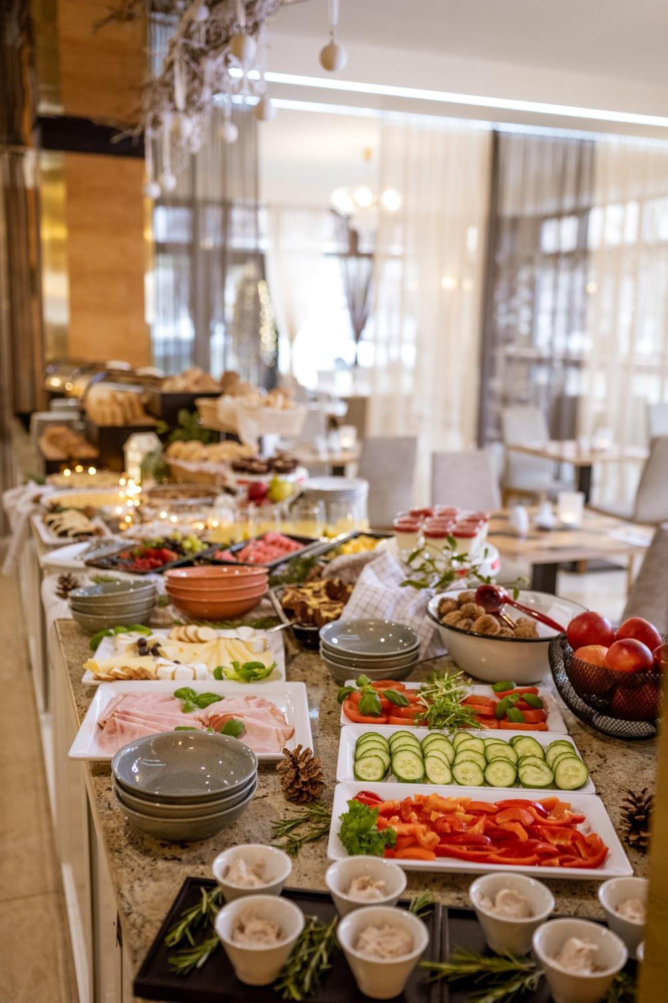 ฮาร์โมนี คลับ โฮเต็ล Hotel ออสตราวา ภายนอก รูปภาพ