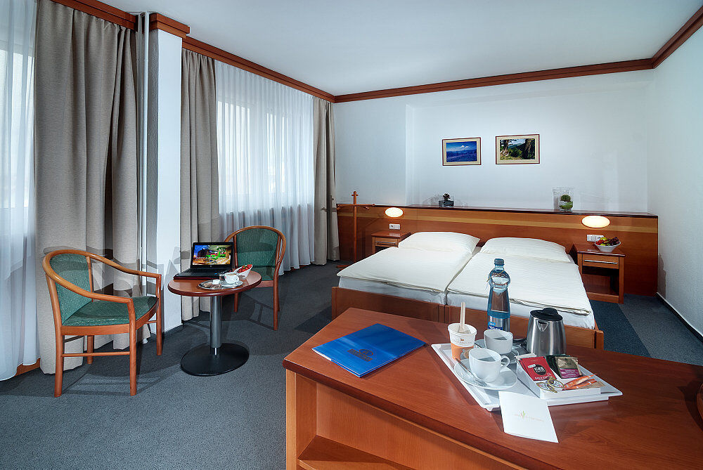 ฮาร์โมนี คลับ โฮเต็ล Hotel ออสตราวา ภายนอก รูปภาพ